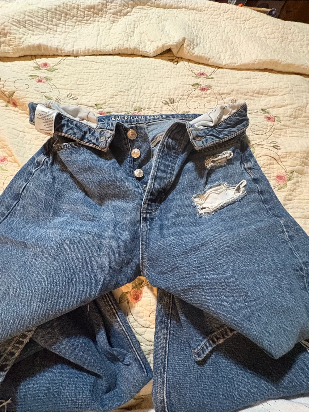 American Eagle Outfitters Women's Distressed Blue Straight Leg Jeans
